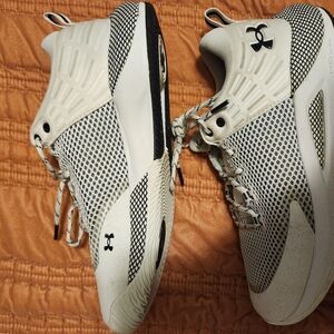 Under Armour Womans Block City volley ball shoes